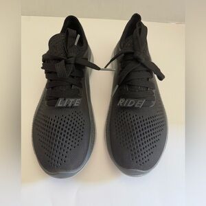 Crocs Shoes LiteRide Pacer Sneakers Size W8 Black Grey Comfort